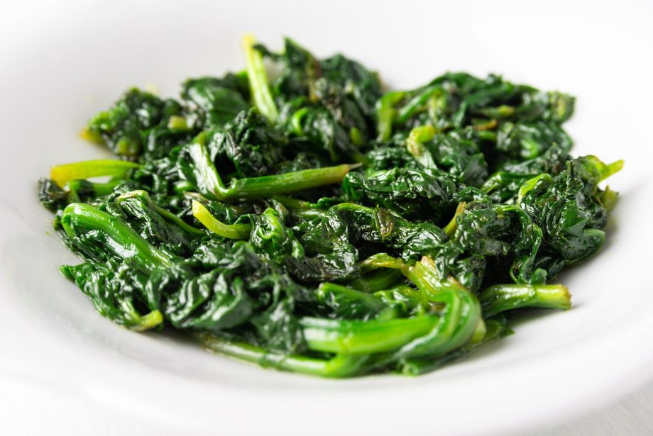 Plate of quick and simple steamed spinach